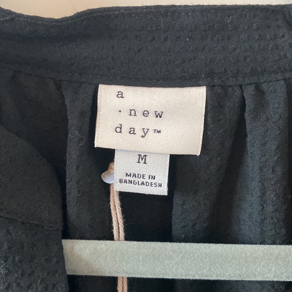 NWT Target Textured Blouse - Picture 2 of 8
